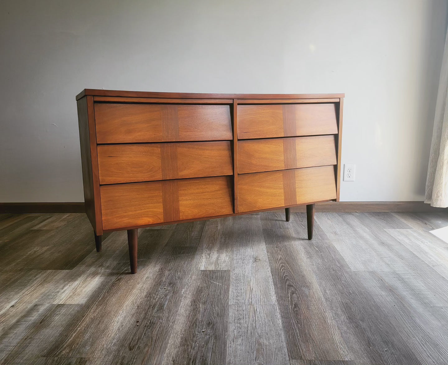 Ward Furnirure "Baby Steps" Dresser Set