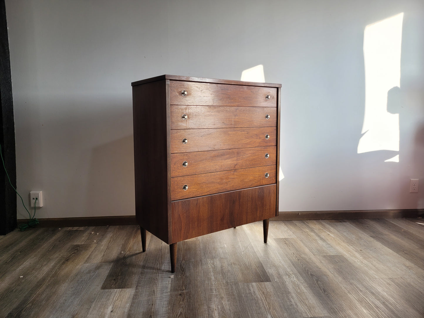 Bassett Trimline Dresser Set