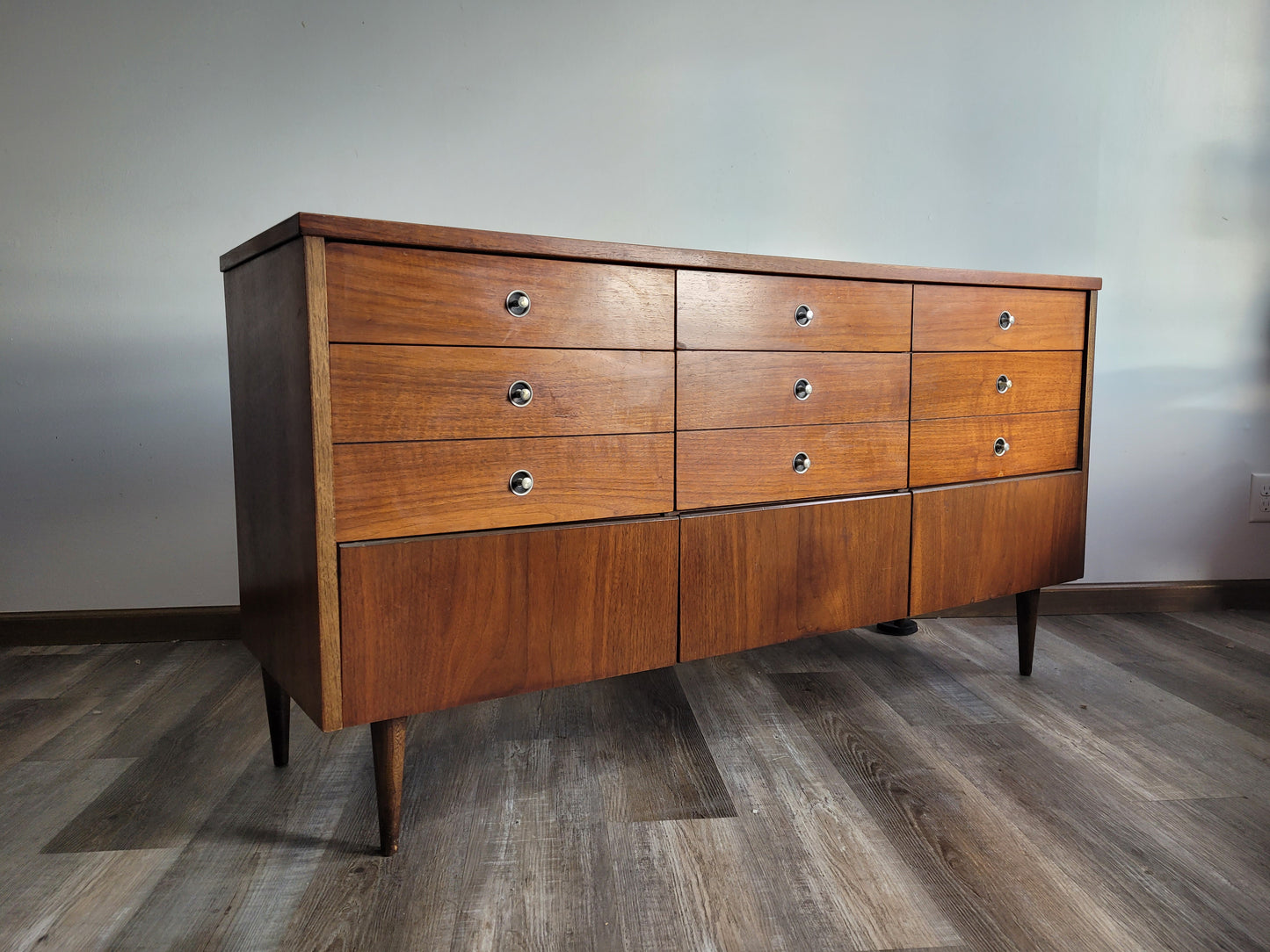 Bassett Trimline Dresser Set