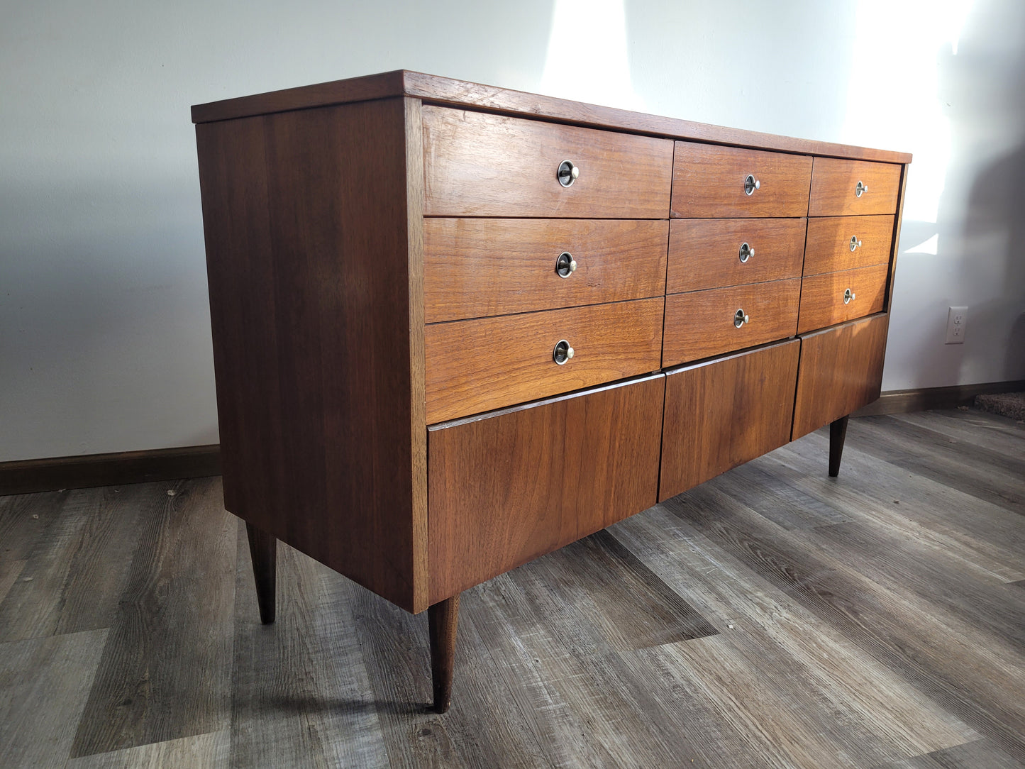 Bassett Trimline Dresser Set