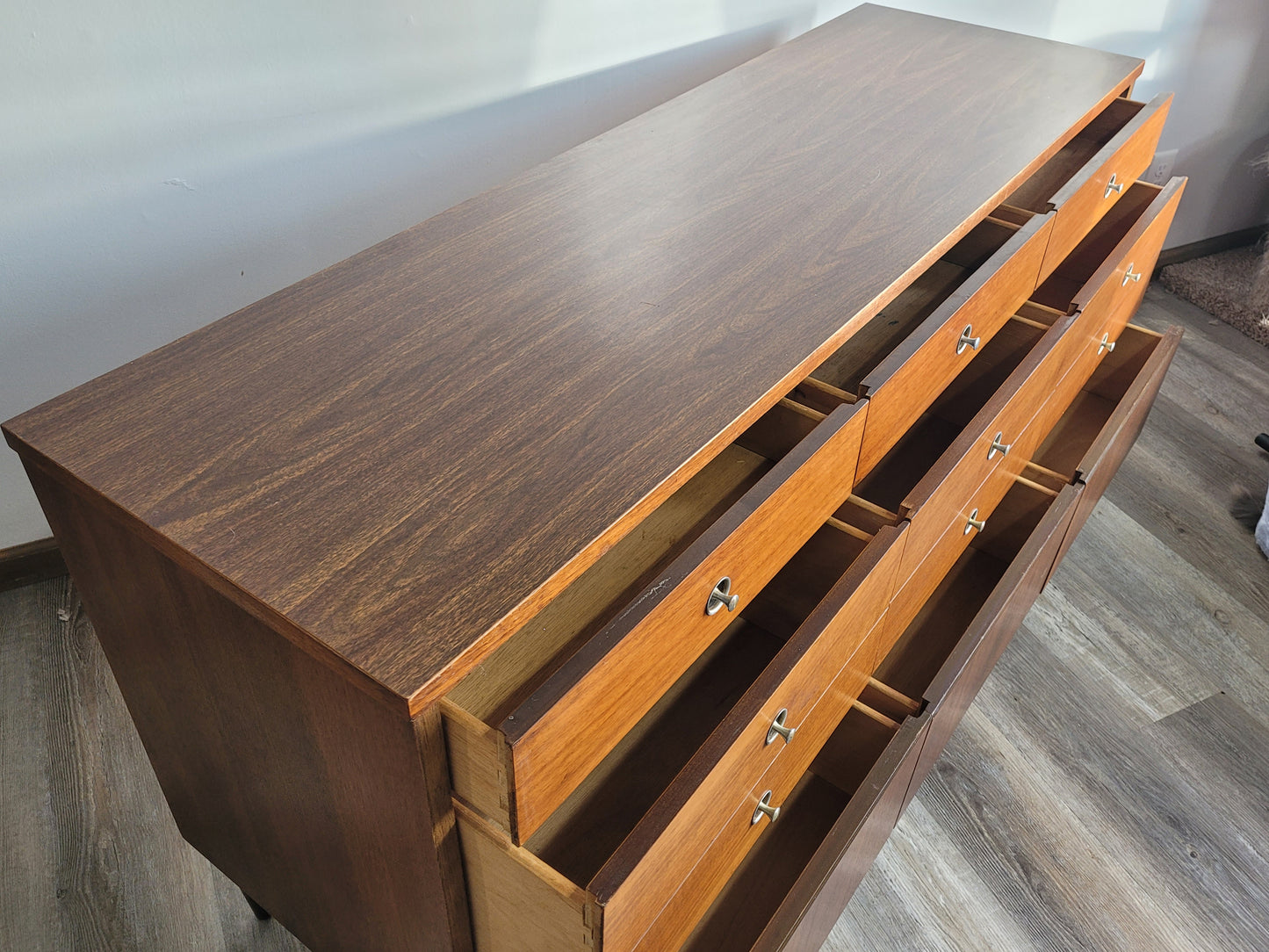 Bassett Trimline Dresser Set