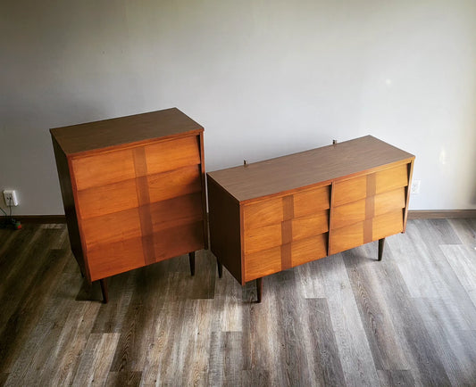 Ward Furnirure "Baby Steps" Dresser Set